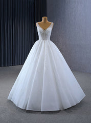 White Tulle V-neck Beading Wedding Dresses