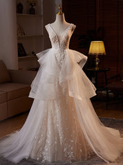 White Tulle V-neck Sequins Wedding Dress