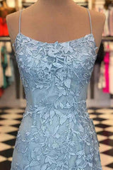 Blå spaghettirem rygglösa applikationer prom klänning