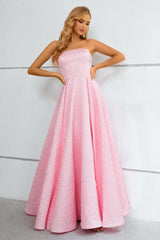 गुलाबी लेस अप ए-लाइन स्ट्रैपलेस प्रोम ड्रेस