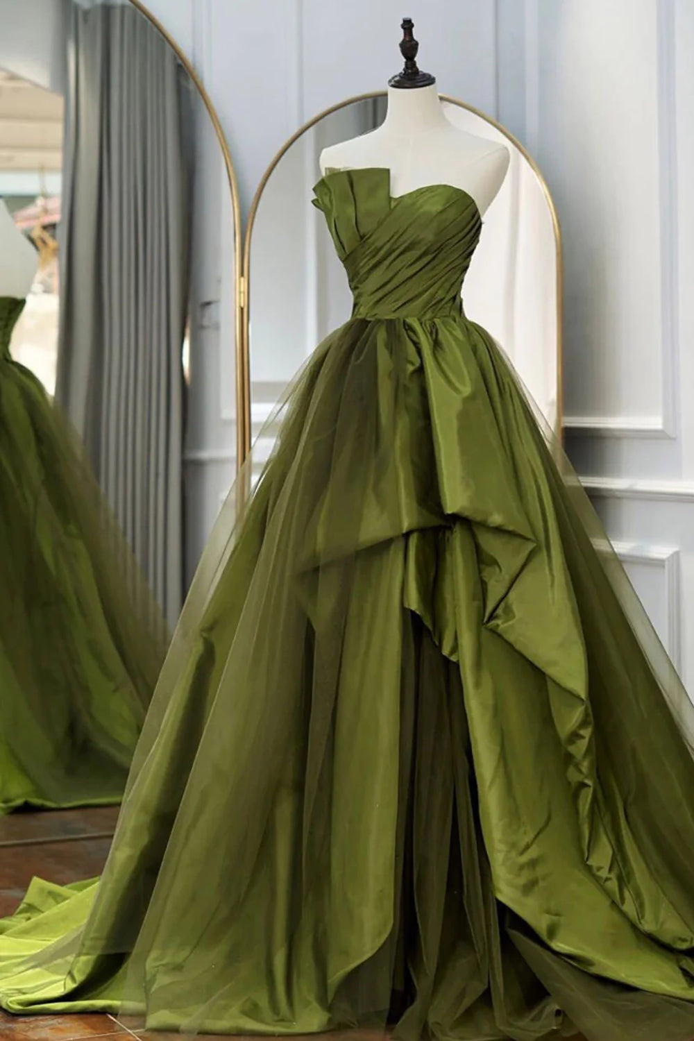 A Line Asymmetrical Strapless Green Long Prom Dress Outfits For Women with Ruffles