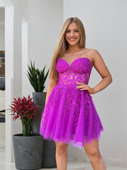 A-Line Strapless Knee-Length Tulle Homecoming Dress Outfits For Women with Appliques Lace