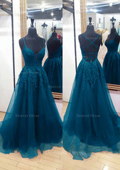 A Line V Neck Sleeveless Chapel Train Tulle Prom Dress Outfits For Women With Appliqued Lace