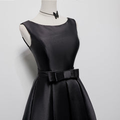 Black Satin Knee Length Round Neckline Party Dress Outfits For Girls, Black Short Prom Dress