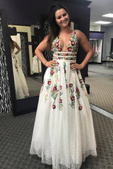 Princess V Neck Floral Embroidery Long Prom Dress With Pocket Long Lace Prom Dresses