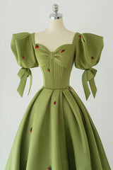 Green A-Line Long Prom Dress Outfits For Women Strawberry Lace, Lovely Short Sleeve Evening Dress
