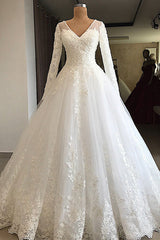 Long A-line V-neck Appliques Lace Tulle Wedding Dress Outfits For Women with Sleeves