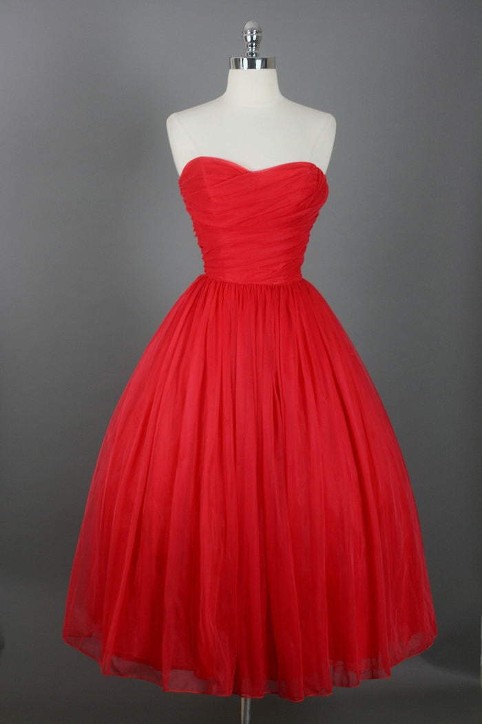 Knee Length Prom Dresses, Red Prom Gown Vintage Prom Gowns Elegant Evening Dress, Evening Gowns Simple Party Gowns Modest Bridesmaid Dresses, Bridesmaid Gowns