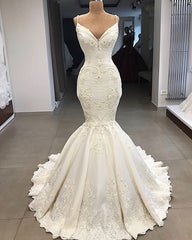 Spaghetti Straps Lace Fit and Flare Wedding Dresses For Black girls Overskirt Appliques Detachable Satin Backless Bridal Gowns