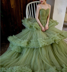 فستان الأميرة السباغيتي ذو الأشرطة الخضراء من التول الطويل، فستان رسمي متدرج